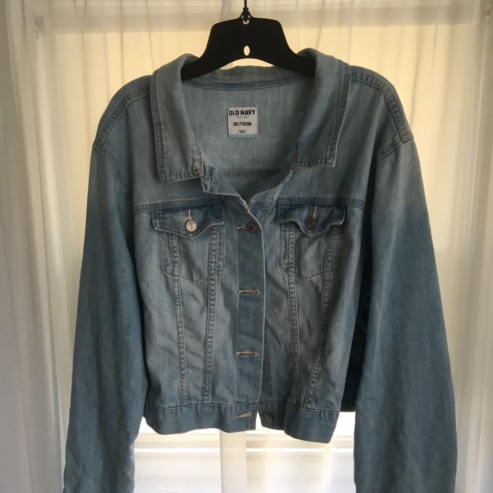 Short denim jacket
